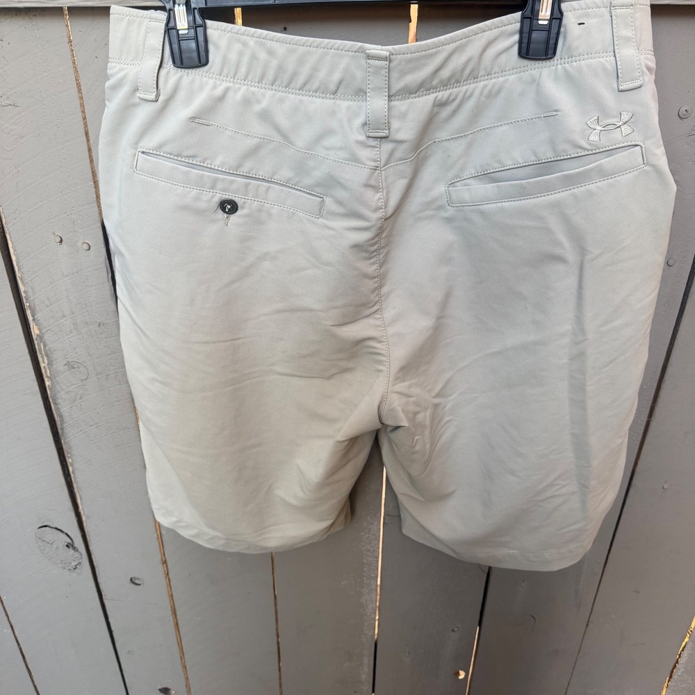 Under Armor Mens 36 Shorts tan Loose Performance Stretch golf‎ casual HeatGear - Picture 2 of 9